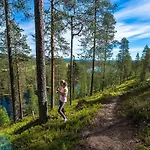 Holiday home Kaira, Kahden Makuuhuoneen Kelomoekki, Lukuisten Polkujen, Polkupyoeraereitin Sekae Kalaisan Tunturilammen Vieressae Syote