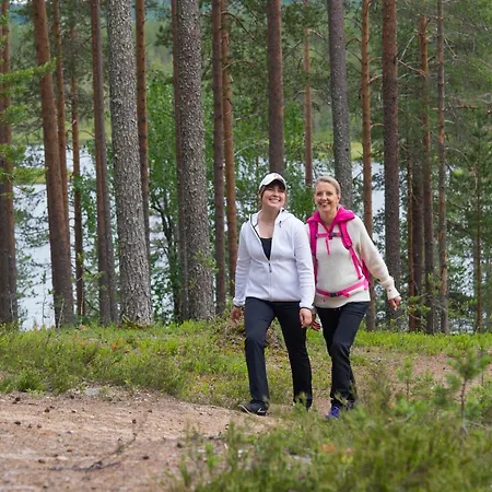 Kaira 27, Kahden Makuuhuoneen Kelomoekki Syoetteellae, Valaistun Ladun Vieressae Semesterbostad
