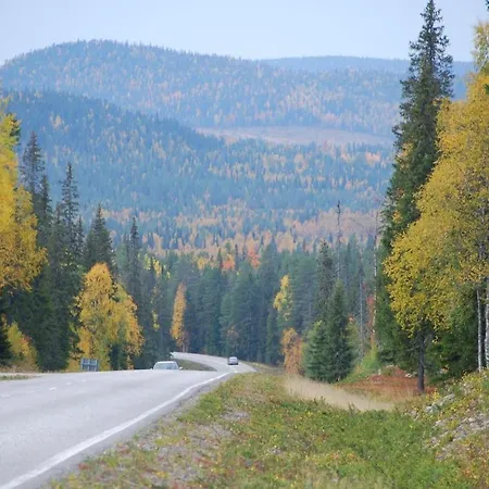 別荘 Kaira, Kahden Makuuhuoneen Kelomoekki, Lukuisten Polkujen, Polkupyoeraereitin Sekae Kalaisan Tunturilammen Vieressae