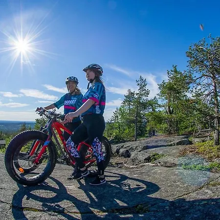 Semesterbostad Kaira 27, Kahden Makuuhuoneen Kelomoekki Syoetteellae, Valaistun Ladun Vieressae