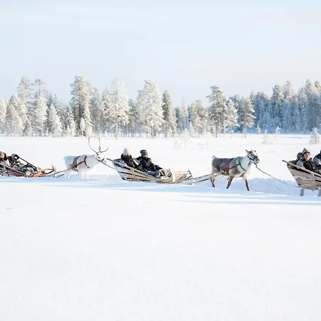 Kaira, Kahden Makuuhuoneen Kelomoekki, Lukuisten Polkujen, Polkupyoeraereitin Sekae Kalaisan Tunturilammen Vieressae Syöte
