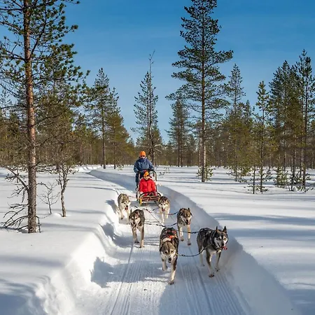 別荘 Kaira, Kahden Makuuhuoneen Kelomoekki, Lukuisten Polkujen, Polkupyoeraereitin Sekae Kalaisan Tunturilammen Vieressae Syöte