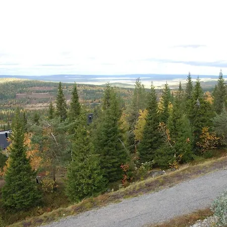 度假居 Kaira 27, Kahden Makuuhuoneen Kelomoekki Syoetteellae, Valaistun Ladun Vieressae