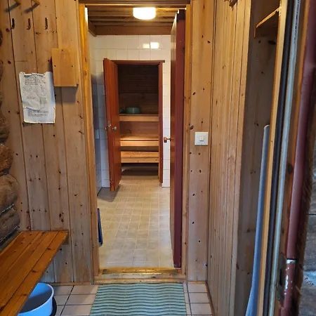 別荘 Kaira, Kahden Makuuhuoneen Kelomoekki, Lukuisten Polkujen, Polkupyoeraereitin Sekae Kalaisan Tunturilammen Vieressae *