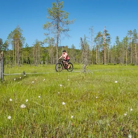 Kaira, Kahden Makuuhuoneen Kelomoekki, Lukuisten Polkujen, Polkupyoeraereitin Sekae Kalaisan Tunturilammen Vieressae Syöte