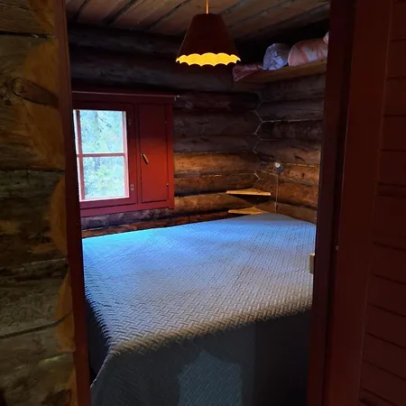 Semesterbostad Kaira 27, Kahden Makuuhuoneen Kelomoekki Syoetteellae, Valaistun Ladun Vieressae