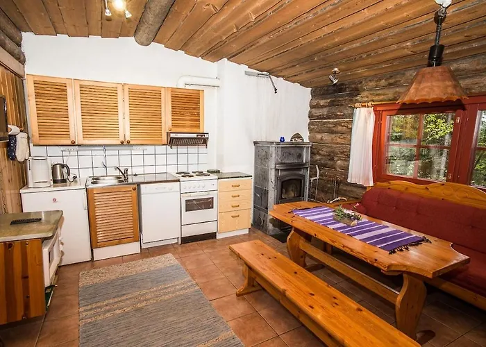 Kaira 27, Kahden Makuuhuoneen Kelomoekki Syoetteellae, Valaistun Ladun Vieressae Сиоте