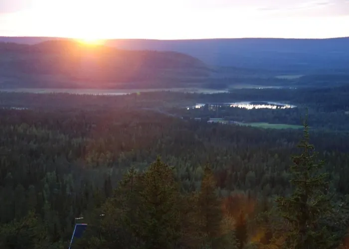 Kaira 27, Kahden Makuuhuoneen Kelomoekki Syoetteellae, Valaistun Ladun Vieressae Дом отдыха