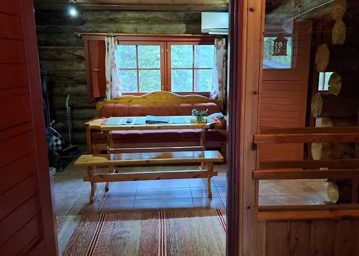 Дом отдыха Kaira 27, Kahden Makuuhuoneen Kelomoekki Syoetteellae, Valaistun Ladun Vieressae *